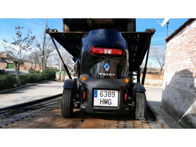 PILOTO TRASERO CENTRAL RENAULT TWIZY 2012
