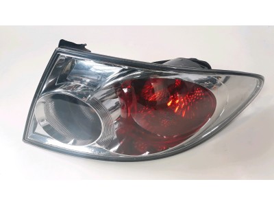 PILOTO TRASERO DERECHO MAZDA 6 2004