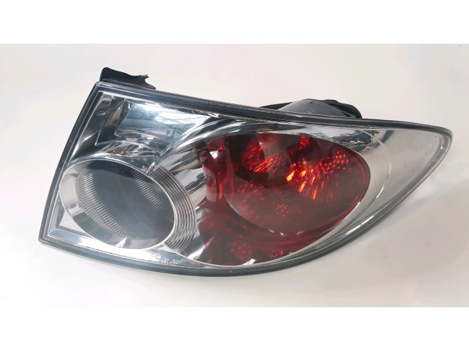 PILOTO TRASERO DERECHO MAZDA 6 2004