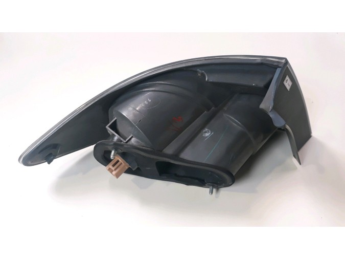 PILOTO TRASERO DERECHO MAZDA 6 2004
