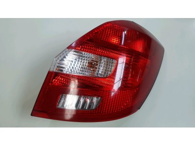 PILOTO TRASERO DERECHO SKODA FABIA 2014