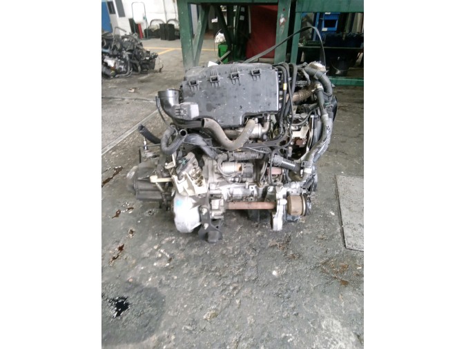 MOTOR CON ACCESORIOS Y CAJA DE CAMBIOS CITROEN C4