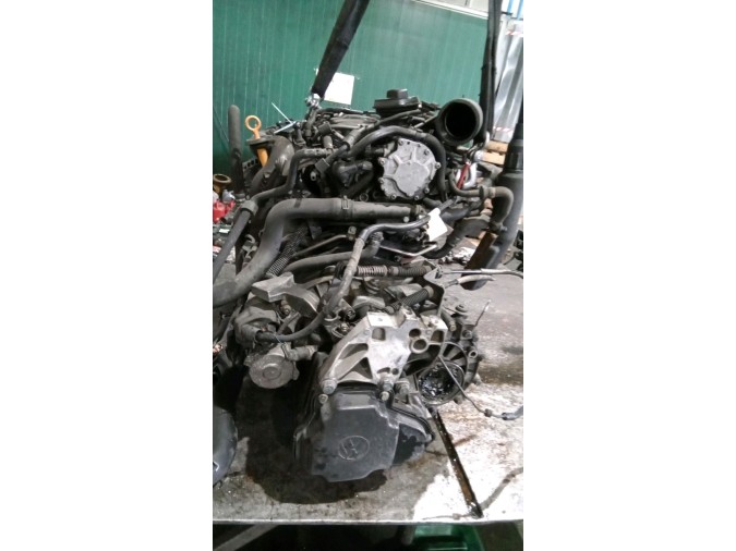 MOTOR CON ACCESORIOS Y CAJA DE CAMBIOS AUDI A3 2005