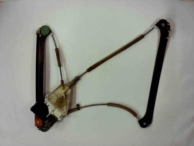 ELEVALUNAS DELANTERO DERECHO AUDI A3 2005