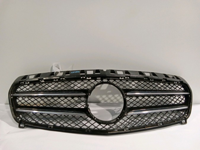 REJILLA DELANTERA MERCEDES A 220 CDI 2013