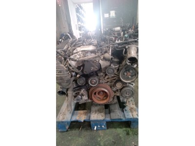 MOTOR CON ACCESORIOS Y CAJA DE CAMBIOS MERCEDES C 220 CDI