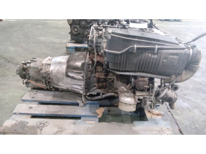 MOTOR CON ACCESORIOS Y CAJA DE CAMBIOS MERCEDES C 220 CDI