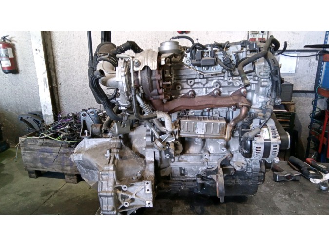 MOTOR CON ACCESORIOS SIN CAJA DE CAMBIOS TOYOTA AVENSIS