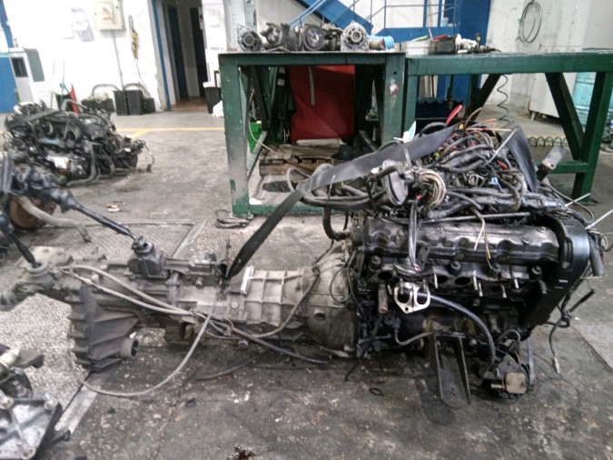 MOTOR CON ACCESORIOS Y CAJA DE CAMBIOS SUZUKI VITARA