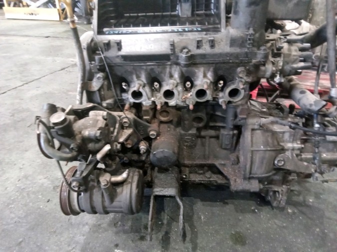 MOTOR CON ACCESORIOS Y CAJA DE CAMBIOS HYUNDAI ATOS 1999