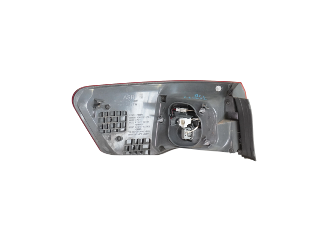 PILOTO TRASERO DERECHO TOYOTA AVENSIS 2015