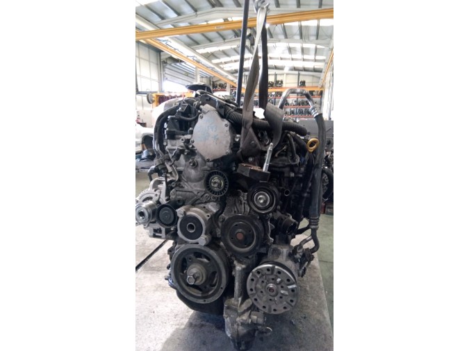 MOTOR CON ACCESORIOS Y CAJA DE CAMBIOS TOYOTA AVENSIS 2015