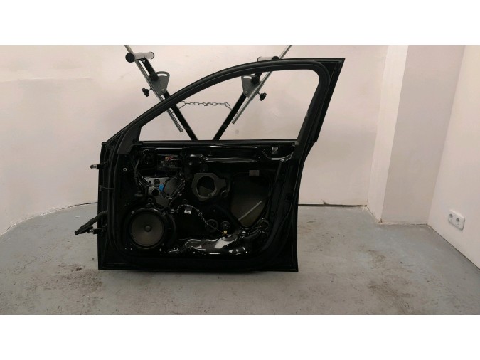 PUERTA DELANTERA DERECHA AUDI A3 NEGRA 2018