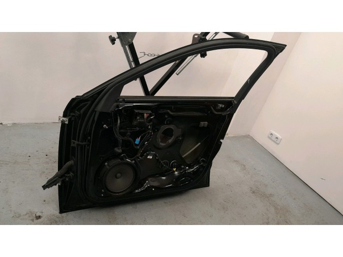 PUERTA DELANTERA DERECHA AUDI A3 NEGRA 2018