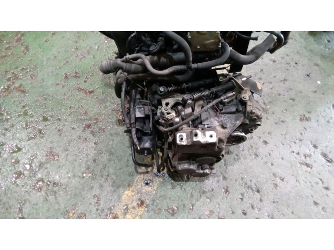 MOTOR CON ACCESORIOS Y CAJA DE CAMBIOS VOLKSWAGEN GOLF