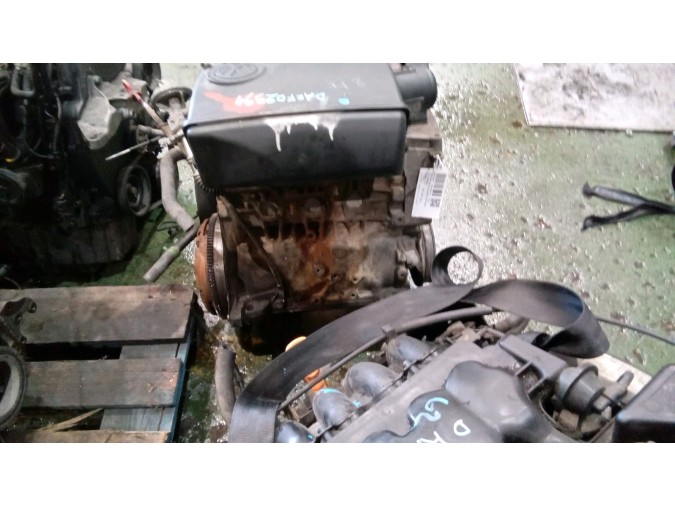 MOTOR CON ACCESORIOS SIN CAJA DE CAMBIOS VOLKSWAGEN POLO 1996