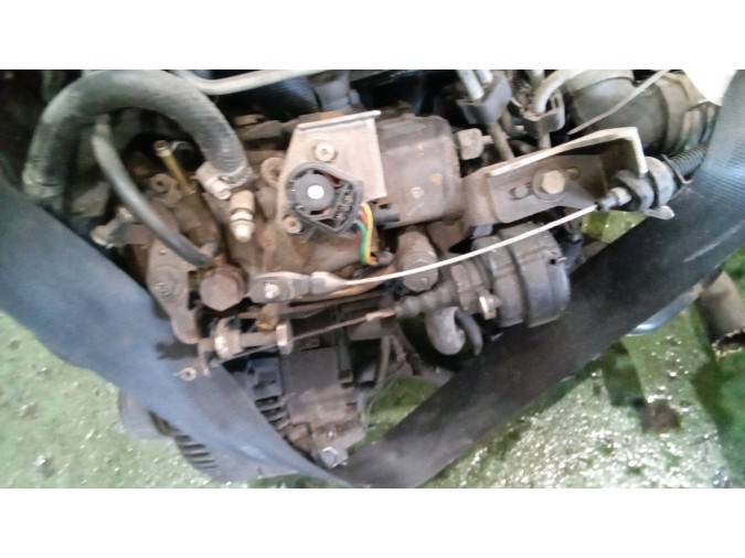 MOTOR CON ACCESORIOS SIN CAJA DE CAMBIOS VOLKSWAGEN POLO 1996