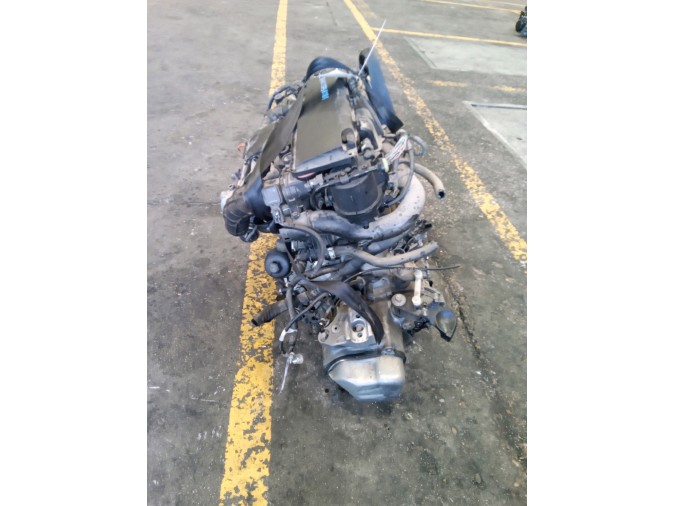 MOTOR CON ACCESORIOS Y CAJA DE CAMBIOS CITROEN C3