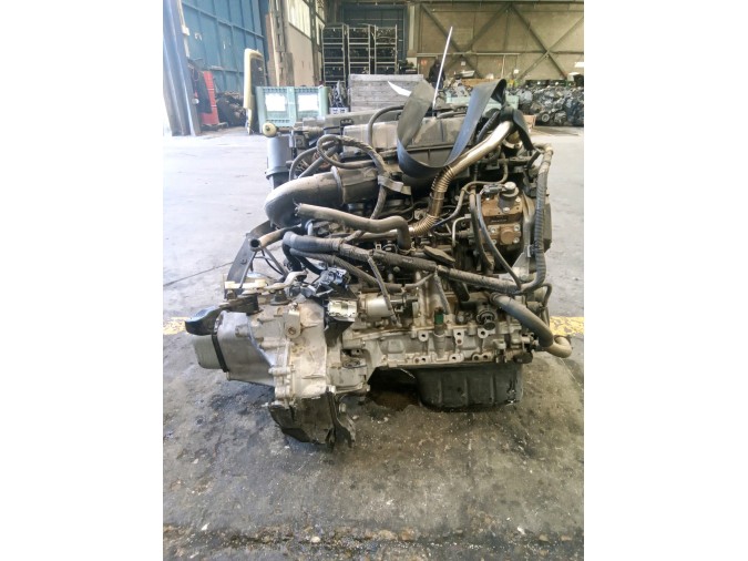 MOTOR CON ACCESORIOS Y CAJA DE CAMBIOS CITROEN C3