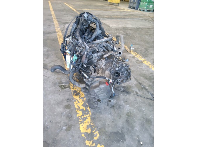 MOTOR CON ACCESORIOS Y CAJA DE CAMBIOS CITROEN XSARA 2001