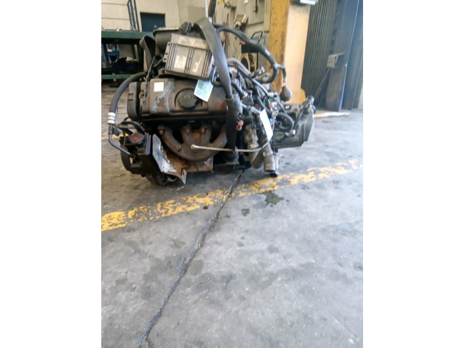 MOTOR CON ACCESORIOS Y CAJA DE CAMBIOS CITROEN XSARA 2001