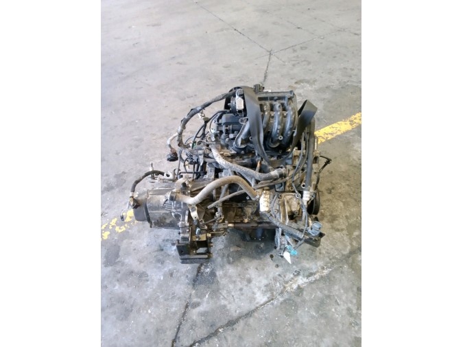 MOTOR CON ACCESORIOS Y CAJA DE CAMBIOS CITROEN XSARA 2001