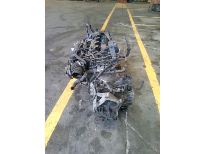 MOTOR CON ACCESORIOS Y CAJA DE CAMBIOS VOLVO C30