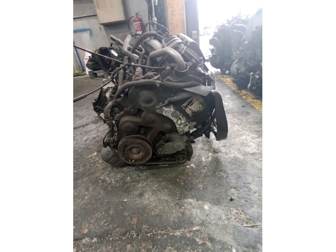 MOTOR CON ACCESORIOS Y CAJA DE CAMBIOS CITROEN C3