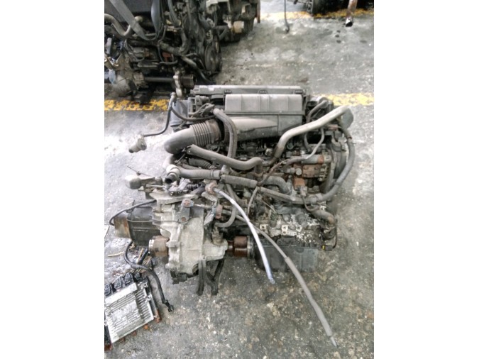 MOTOR CON ACCESORIOS Y CAJA DE CAMBIOS CITROEN C3