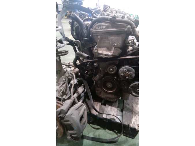 MOTOR CON ACCESORIOS Y CAJA DE CAMBIOS TOYOTA AVENSIS 2005