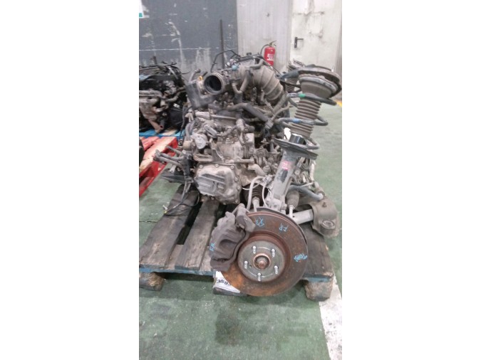 MOTOR CON ACCESORIOS Y CAJA DE CAMBIOS TOYOTA AVENSIS 2005