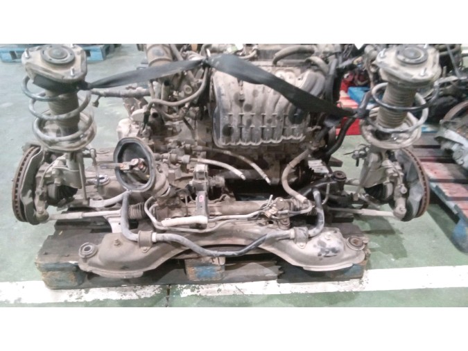 MOTOR CON ACCESORIOS Y CAJA DE CAMBIOS TOYOTA AVENSIS 2005