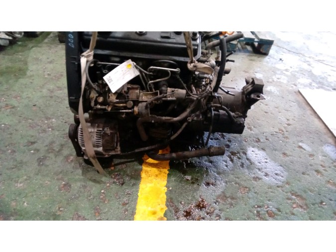 MOTOR CON ACCESORIOS Y CAJA DE CAMBIOS SKODA FELICIA 1998