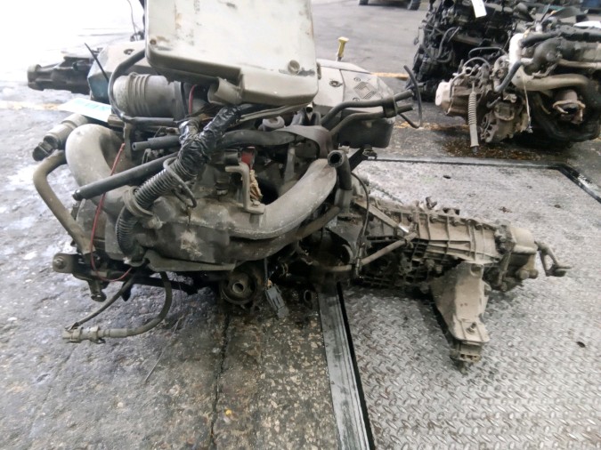 MOTOR CON ACCESORIOS SIN CAJA DE CAMBIOS RENAULT R21 1990