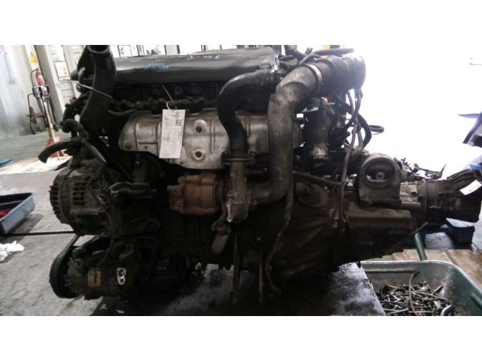 MOTOR CON ACCESORIOS Y CAJA DE CAMBIOS NISSAN TINO 2.2