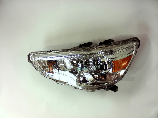 FARO DELANTERO IZQUIERDO MITSUBISHI ASX 2016