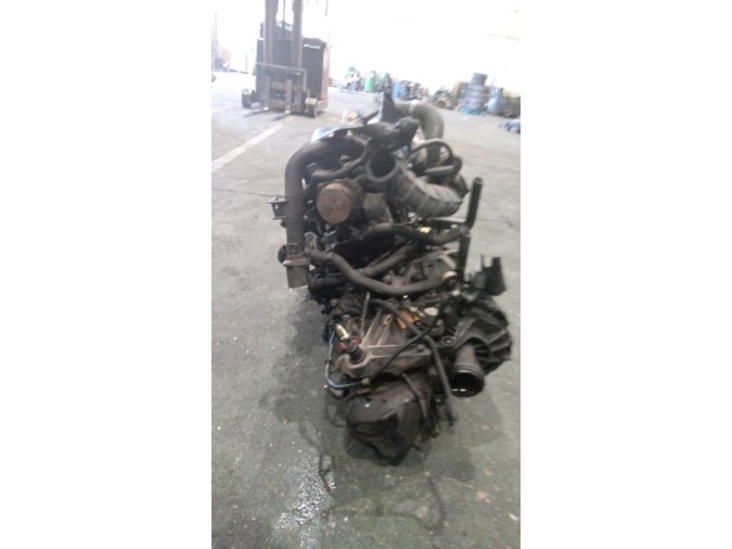 MOTOR CON ACCESORIOS SIN CAJA DE CAMBIOS NISSAN MICRA 2005