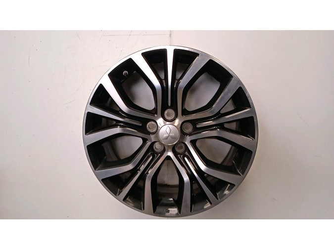 LLANTA SO MITSUBISHI OUTLANDER 2015