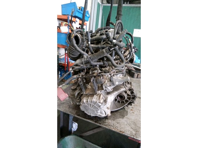 MOTOR CON ACCESORIOS Y CAJA DE CAMBIOS TOYOTA COROLLA 2004
