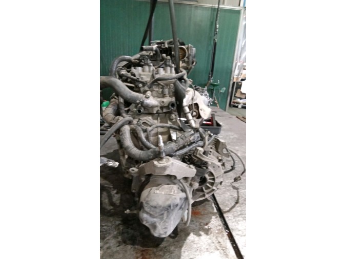 MOTOR CON ACCESORIOS Y CAJA DE CAMBIOS NISSAN JUKE