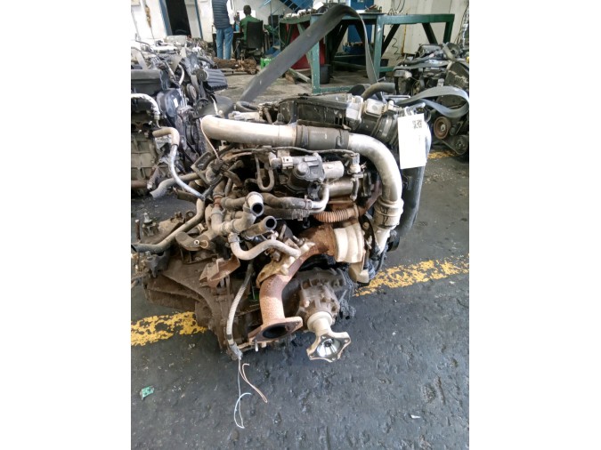 MOTOR CON ACCESORIOS Y CAJA DE CAMBIOS DACIA DUSTER 2010