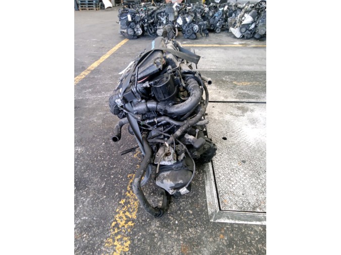 MOTOR CON ACCESORIOS Y CAJA DE CAMBIOS CITROEN C3