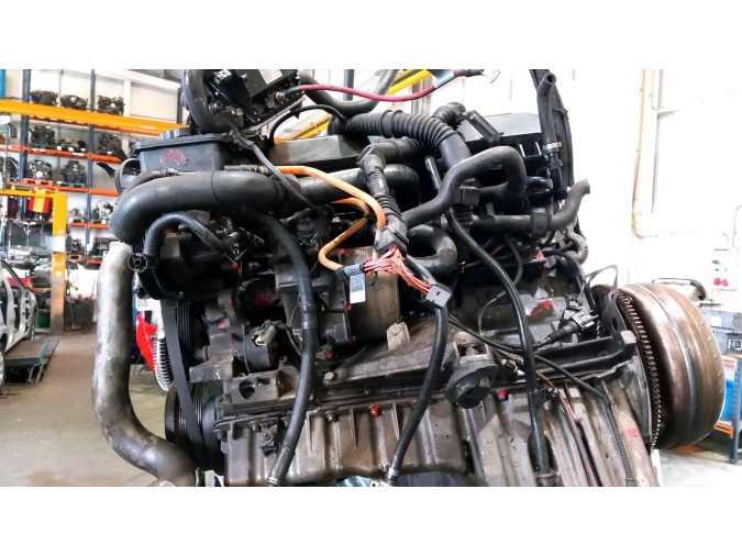MOTOR CON ACCESORIOS Y CAJA DE CAMBIOS BMW 330D 2001