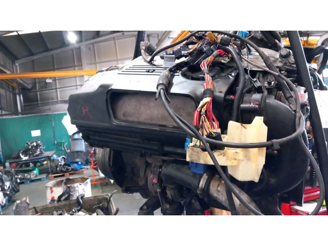 MOTOR CON ACCESORIOS Y CAJA DE CAMBIOS BMW 330D 2001