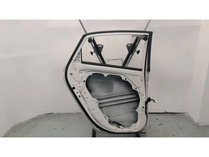 PUERTA TRASERA IZQUIERDA HYUNDAI I30 BLANCO 2014