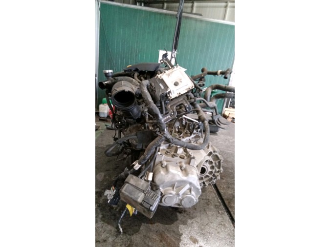 MOTOR CON ACCESORIOS Y CAJA DE CAMBIOS HYUNDAI I30 2014