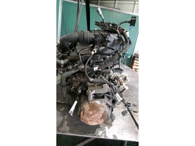 MOTOR CON ACCESORIOS Y CAJA DE CAMBIOS PEUGEOT 208 2022
