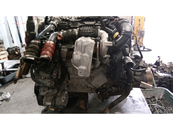 MOTOR CON ACCESORIOS Y CAJA DE CAMBIOS PEUGEOT 208 2022