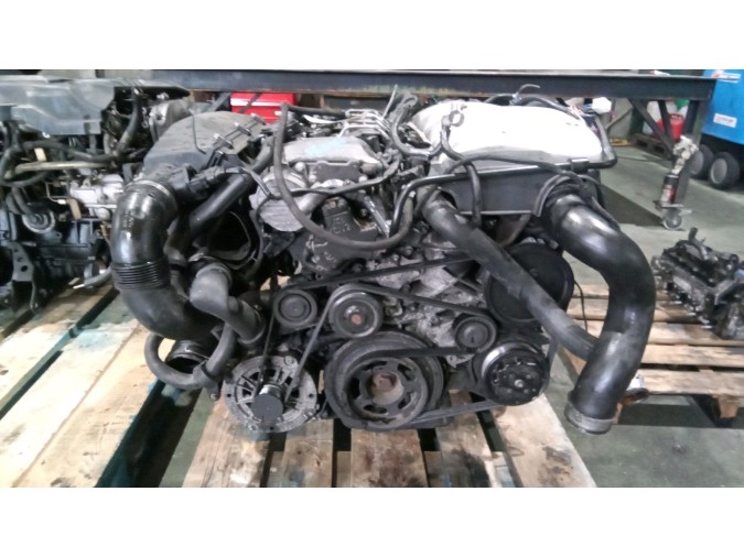 MOTOR CON ACCESORIOS SIN CAJA DE CAMBIOS MERCEDES C 220 CDI
