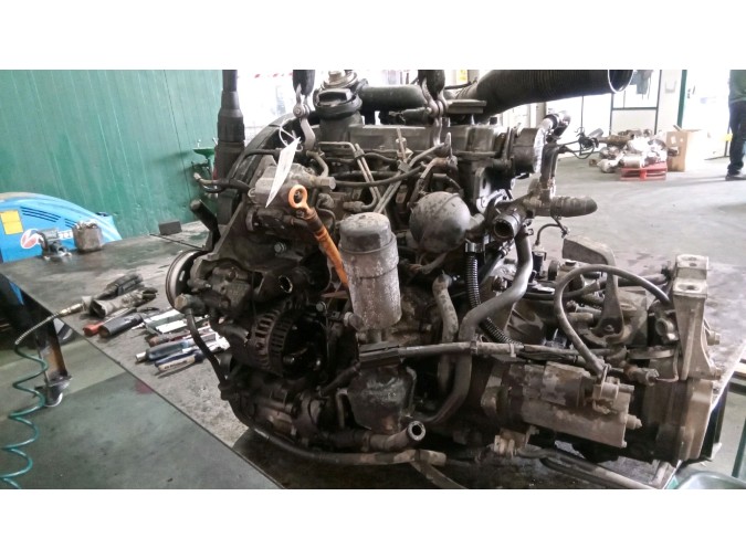 MOTOR CON ACCESORIOS SIN CAJA DE CAMBIOS VOLKSWAGEN GOLF 2000